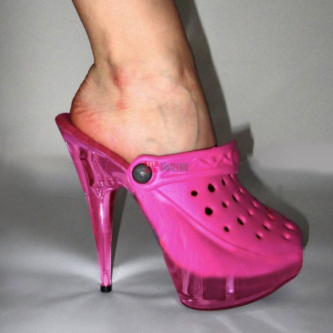 04-croc-heels