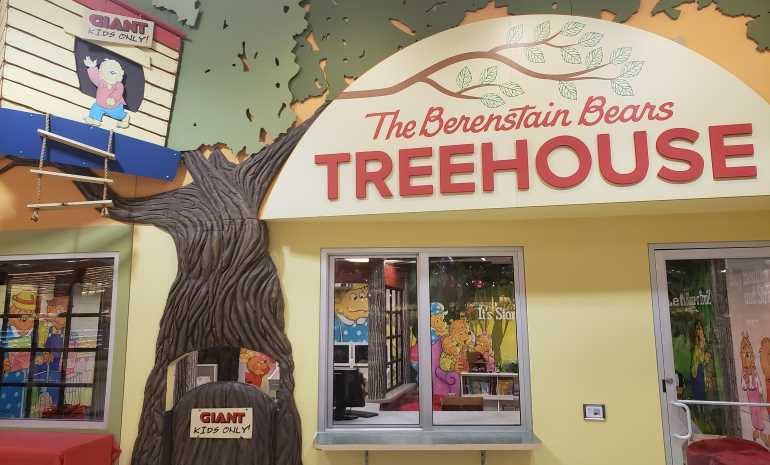 Giant Foods Stores-Berenstain Bears Treehouse.jpg